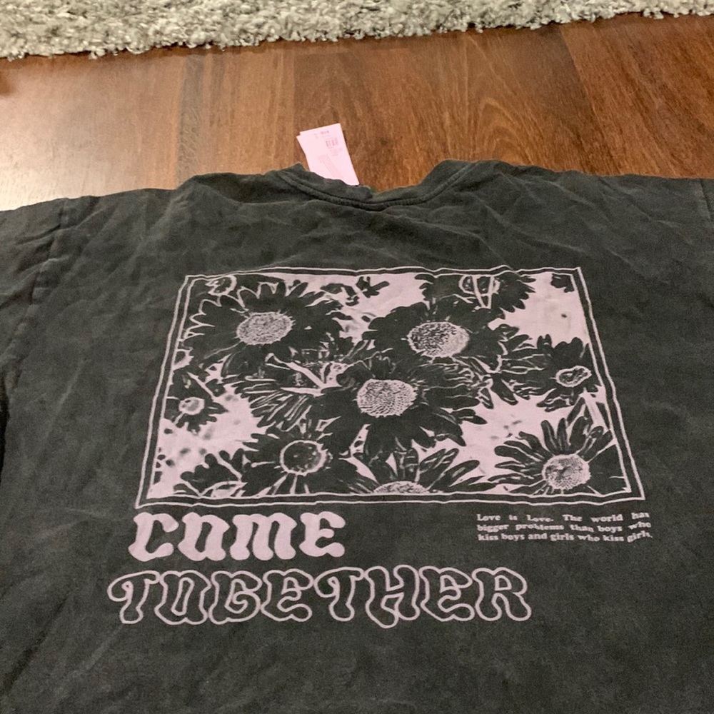 Black target t shirt